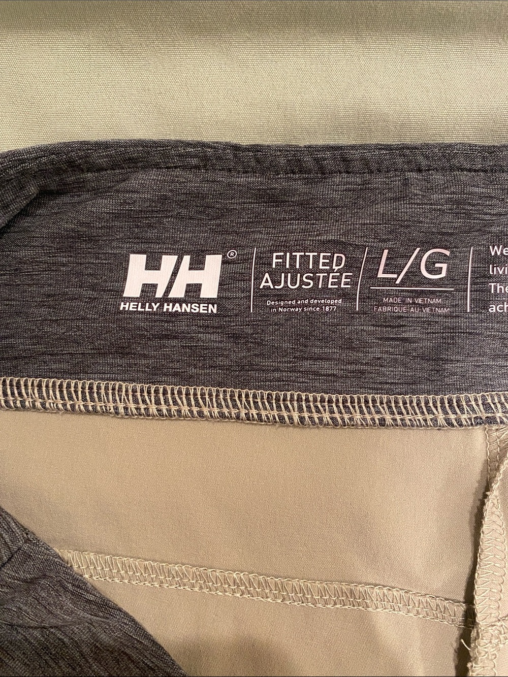 Helly Hansen Women’s Beige Athletic Shorts with Gray Waistband - Picture 4 of 5